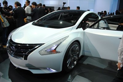 Nissan Ellure в Лос-Анджелесе Nissan Ellure в Лос-Анджелесе
